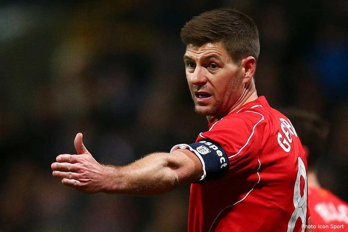 video gerrard et se prend un rouge en 40 secondes iconsport bpi 040215 08 05107219