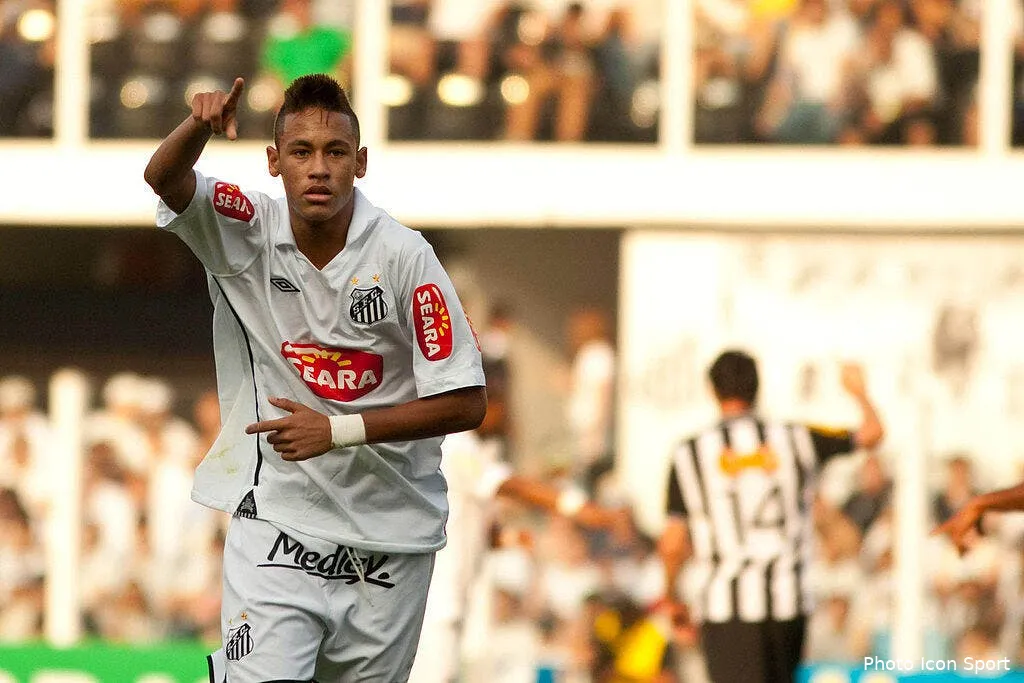 video j en neymar pense un defenseur bresilien 69690 17652