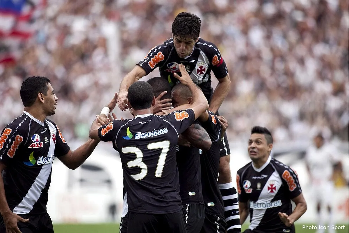 video juninho a de sacres coequipiers a vasco iconsport ppg 021011 25 4126518