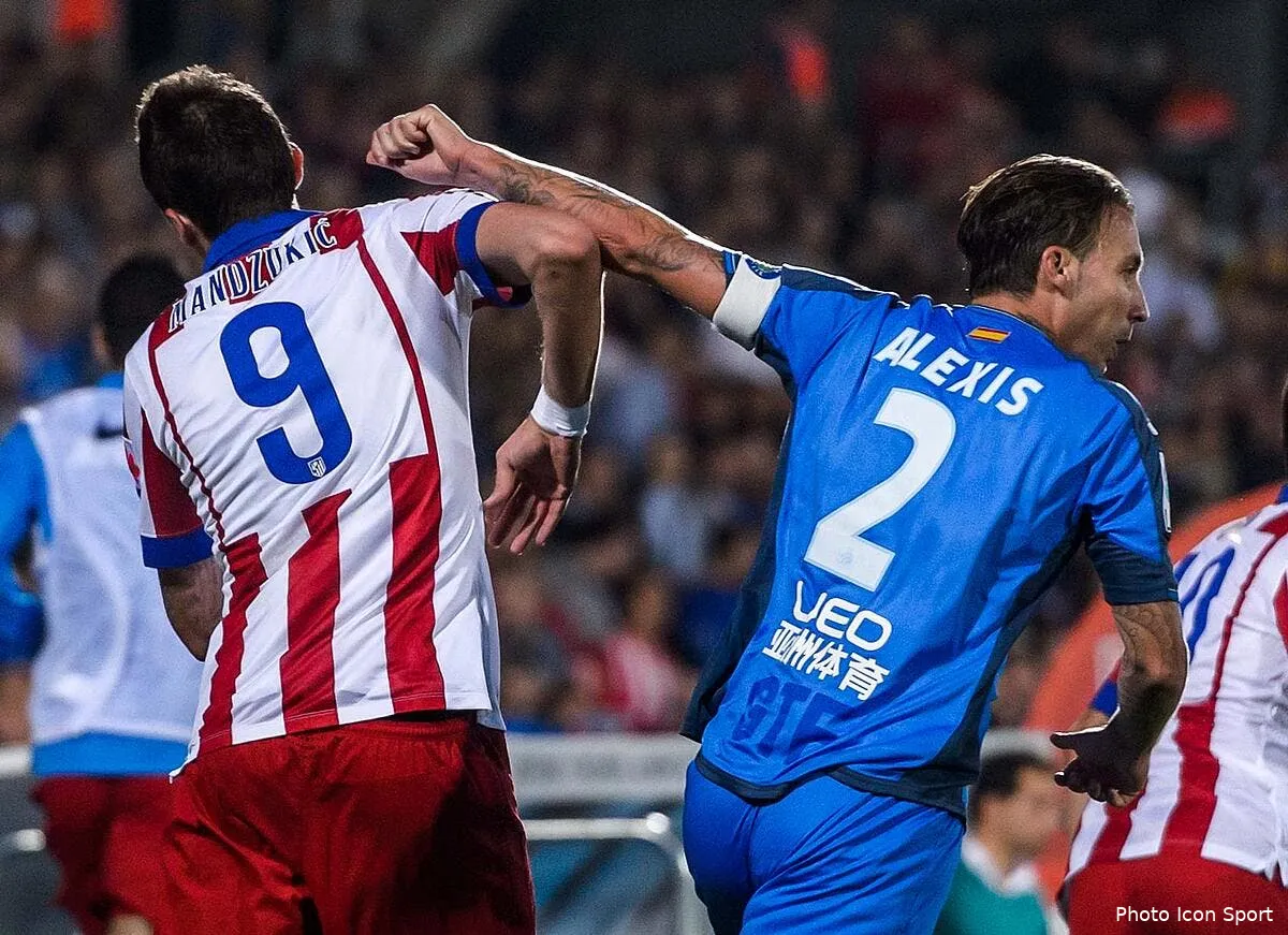 video l agression sournoise sur mandzukic iconsport mar 261014 08 3795425