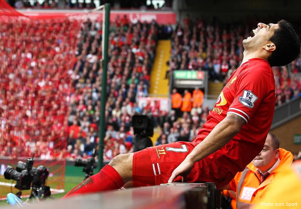 video l enorme cinema de luis suarez qui fait rire l angleterre iconsport bpi 300314 10 0281293