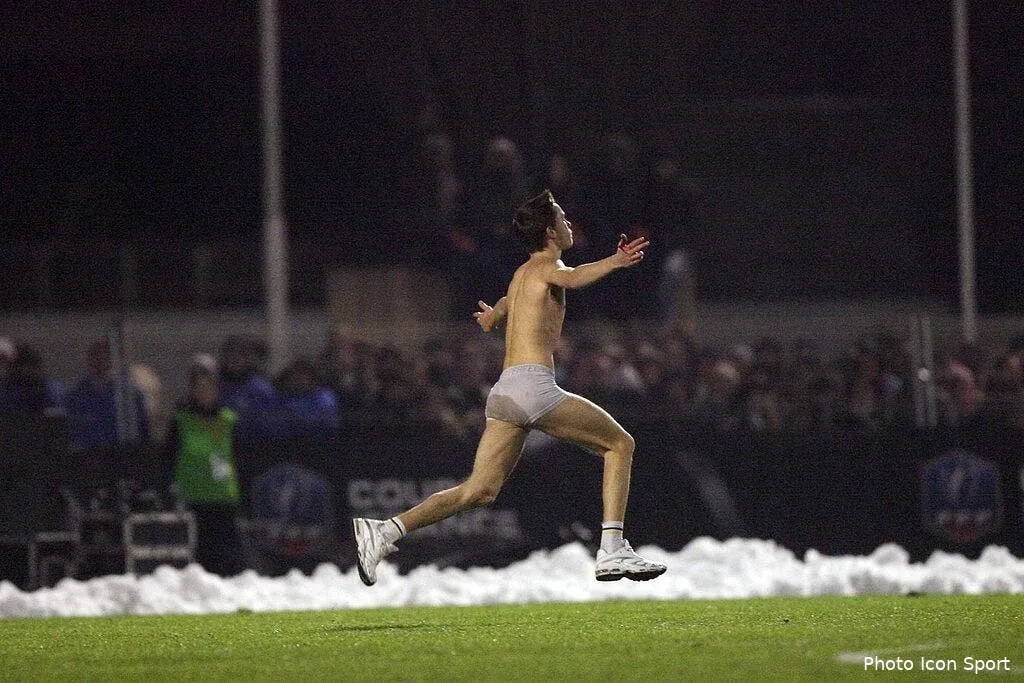 video l expulsion la plus injuste de l annee 68317 16466