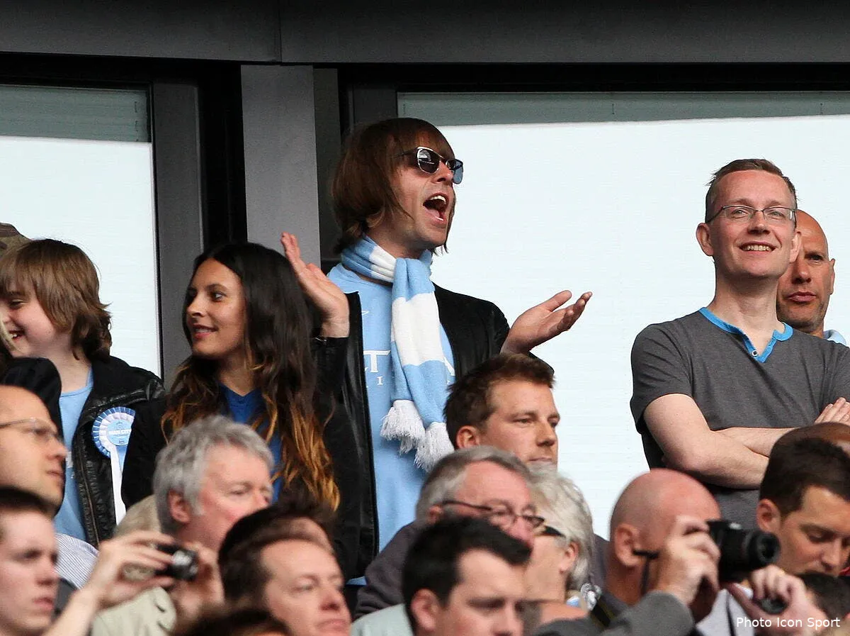 video l improbable apparition de liam gallagher apres city united iconsport spi 140511 101 0834411