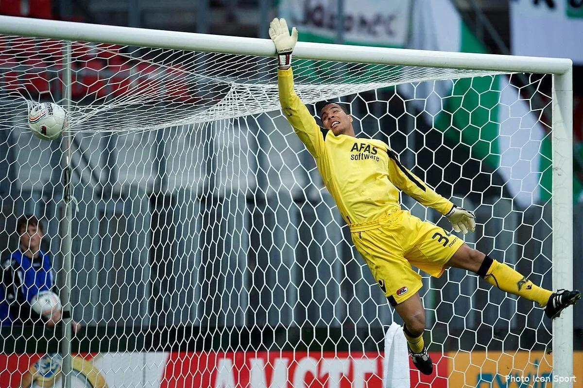 video l incroyable scene qui a arrete le match ajax alkmaar iconsport ora 280711 05 0428992