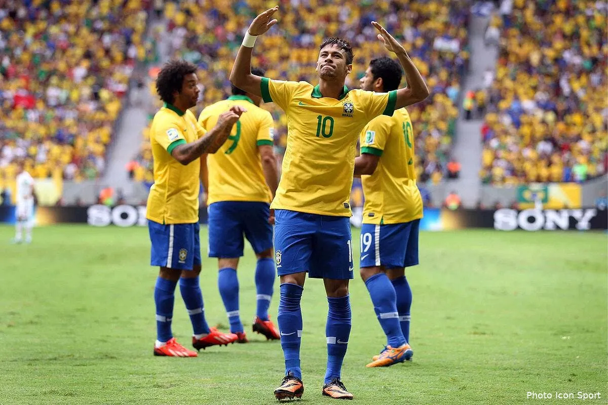 video la belle volee de neymar face au mexique iconsport ipa 150613 08 0559809