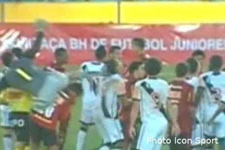 video le plus beau disjonctage de l histoire du foot 460818 video 460x30622451