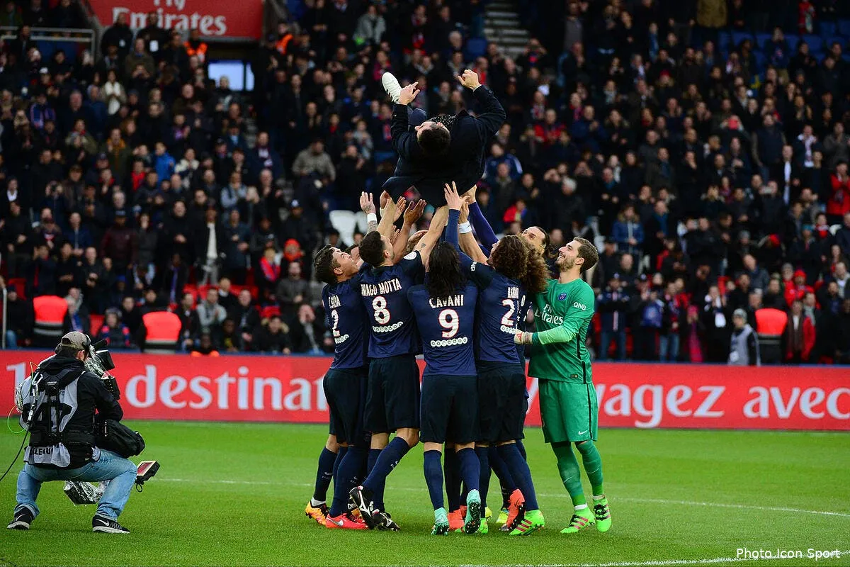 video le psg et lavezzi s envoient en l air avant la chine iconsport win 200216 01 674 1134204