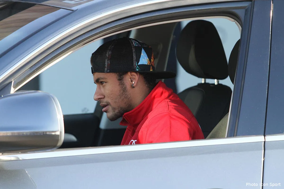 video les joueurs du barca perdent le controle de leur voiture iconsport lof 031213 08 06126601