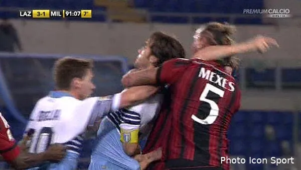 video mexes lui aussi pris d un coup de folie b8jwozkcyaa5cdk102489