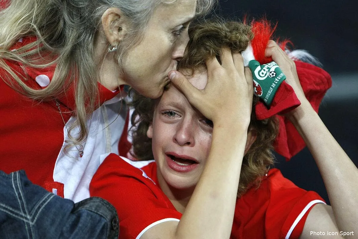 video on a retrouve le buteur aux pieds carres il joue au bresil iconsport com 110608 54 0120199