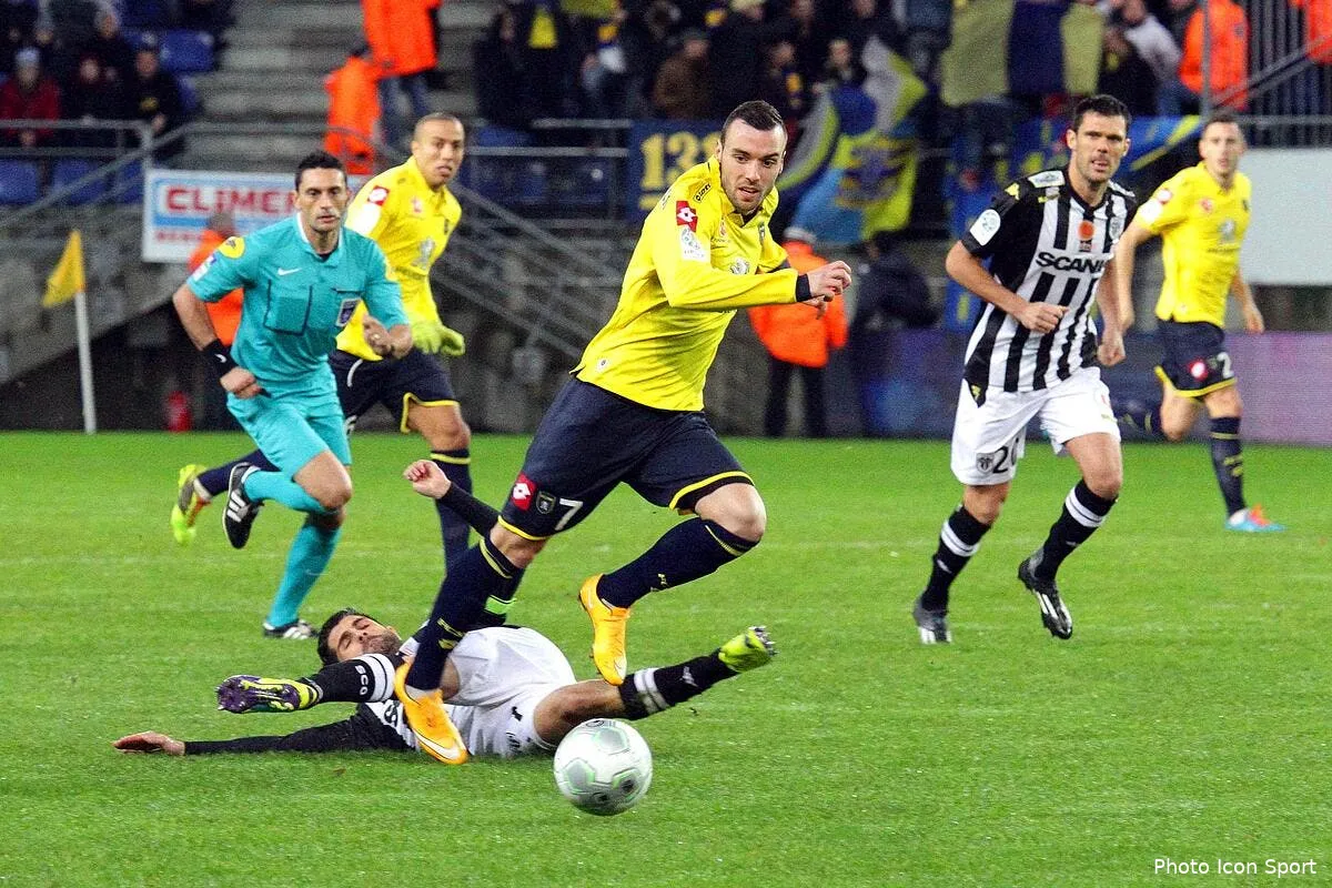 video passe de l arbitre but de 50 metres en l2 iconsport con 181214 05 04107093