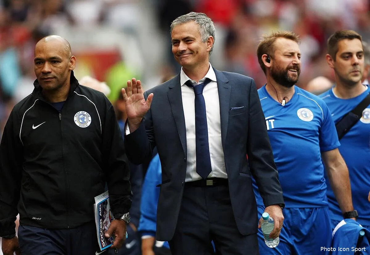 video quand mourinho entre sur le terrain et fait faute iconsport bpi 080614 81 1984845
