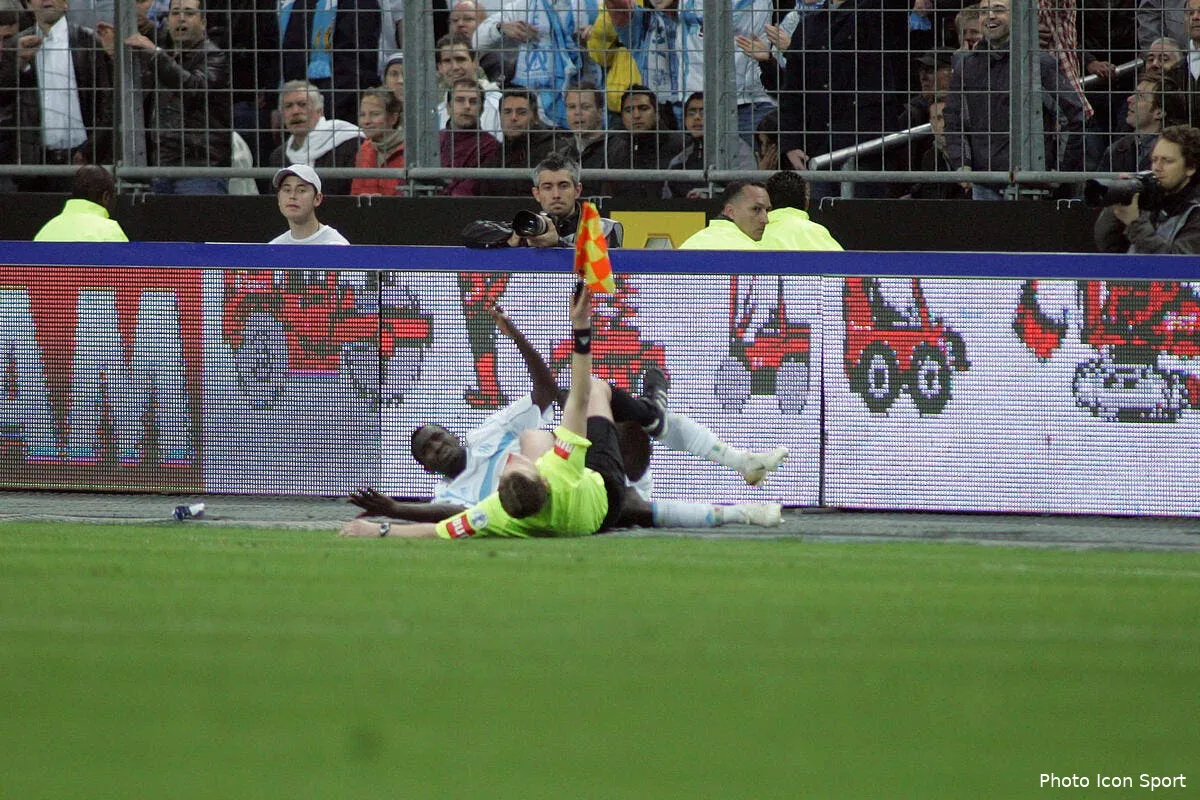 video si les arbitres se mettent a tacler iconsport top 290406 04 0325458