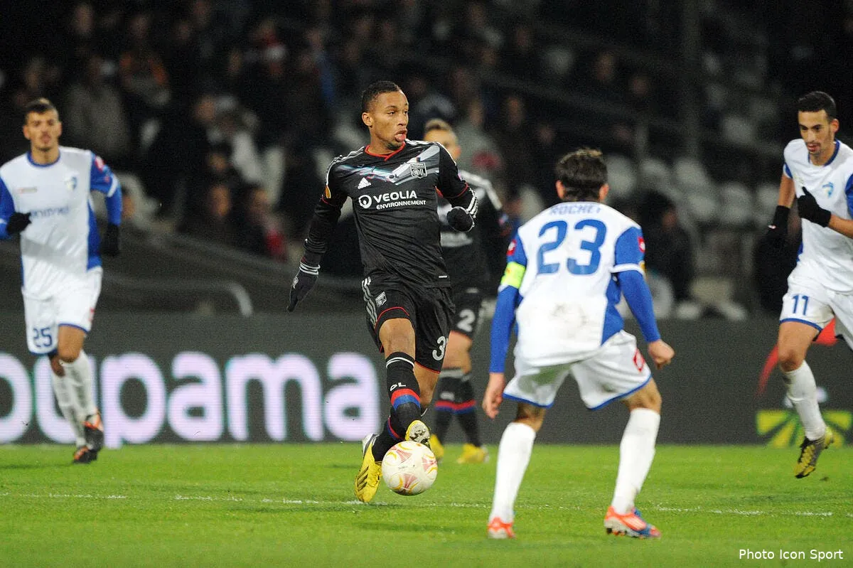 video un ancien de l ol cartonne en australie iconsport jpt 061212 05 30108081