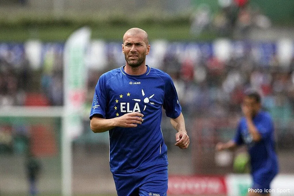 video zidane fauche dans son elan 69511 17500