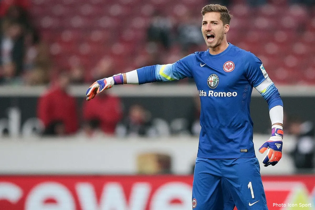 visite medicale en cours pour kevin trapp au psg iconsport fir 110415 51 14115393