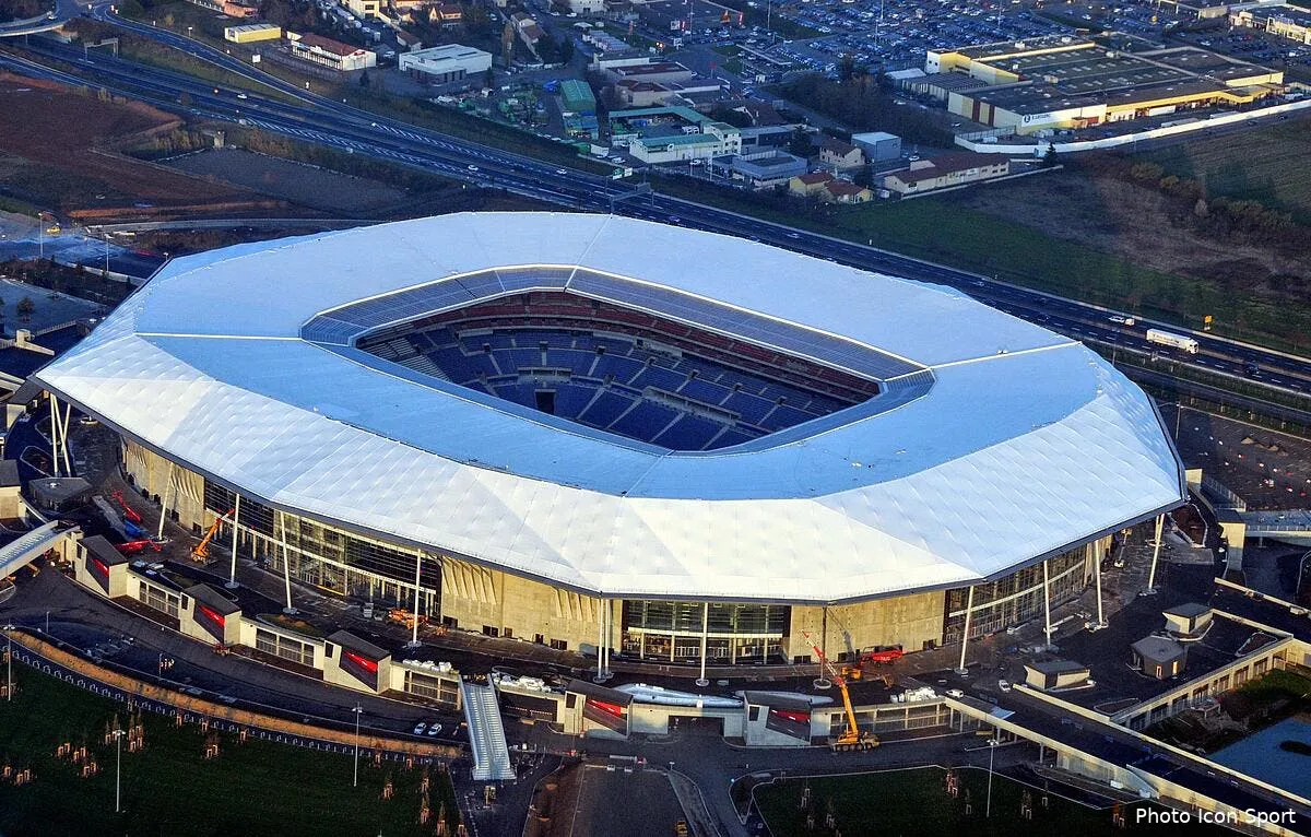 vu de bordeaux le parc ol ne vaut pas le matmut atlantique stade ol 1132779
