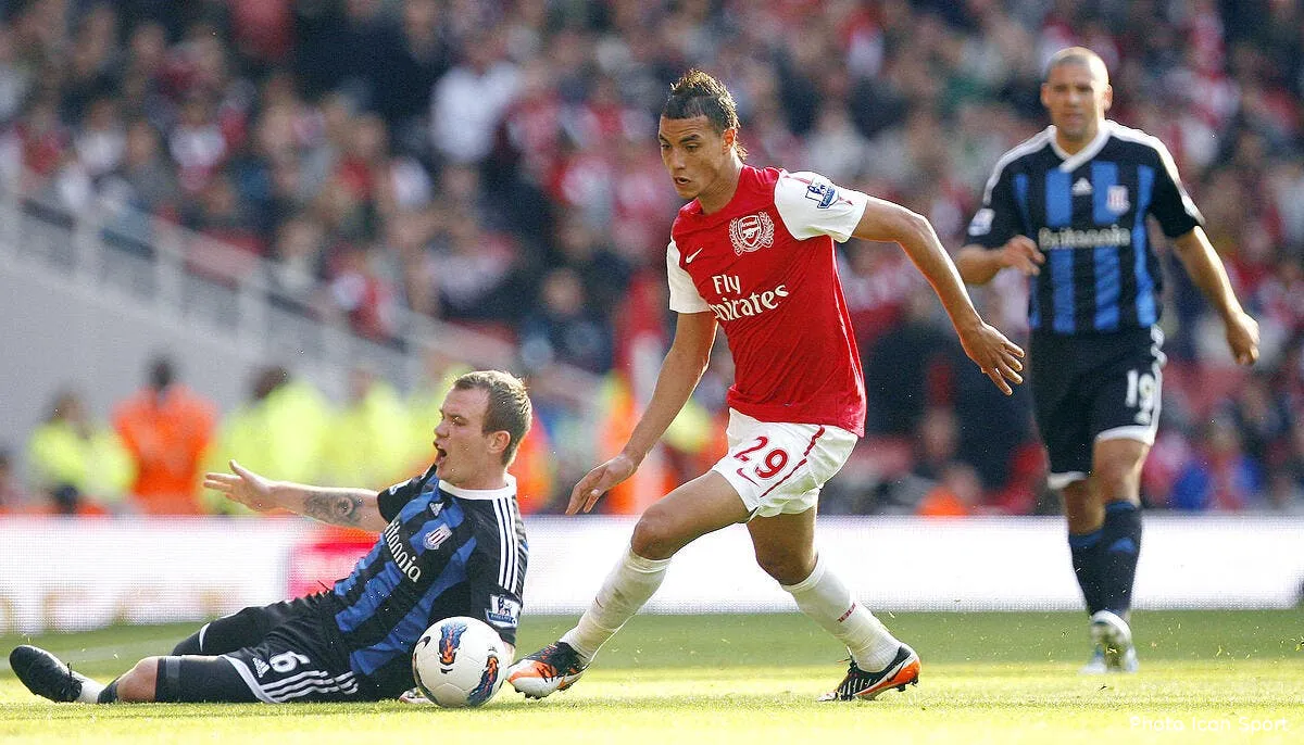 wenger envoie de sombres signaux de fumee a chamakh iconsport spi 231011 38 0933346