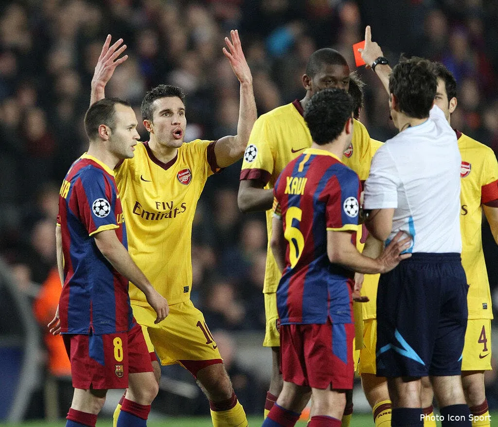 wenger l arbitre n a jamais joue au foot de sa vie 68307 16456