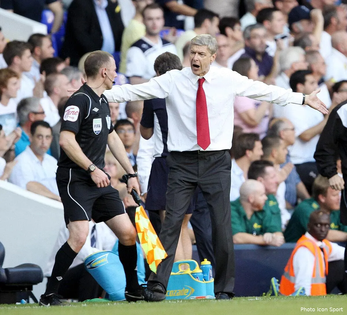 wenger reclame a cor et a cri la video pour aider les arbitres iconsport spi 021011 38 0733684