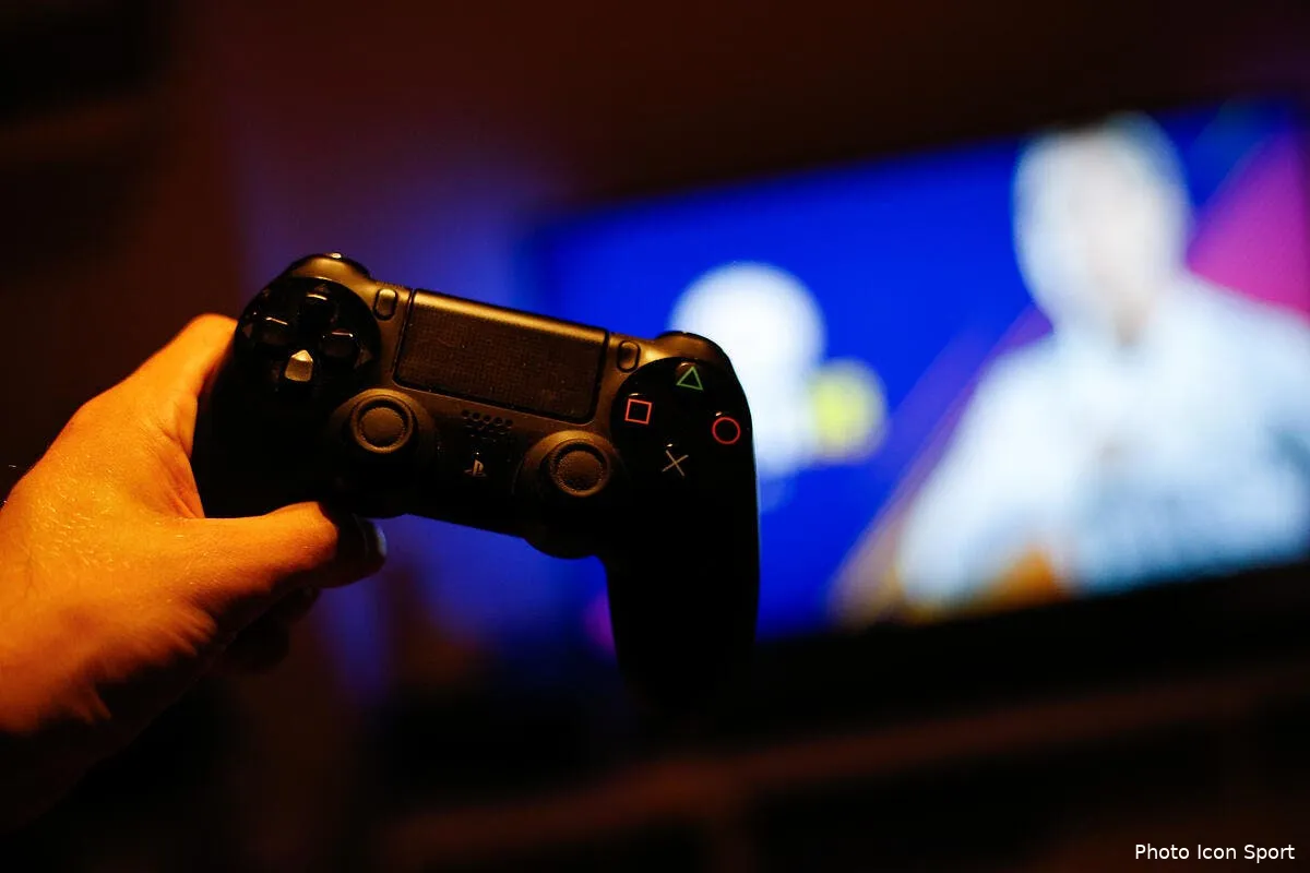 wtf le jeu fifa 20 fait disparaitre marco van basten icon fid 031017 08 18271717