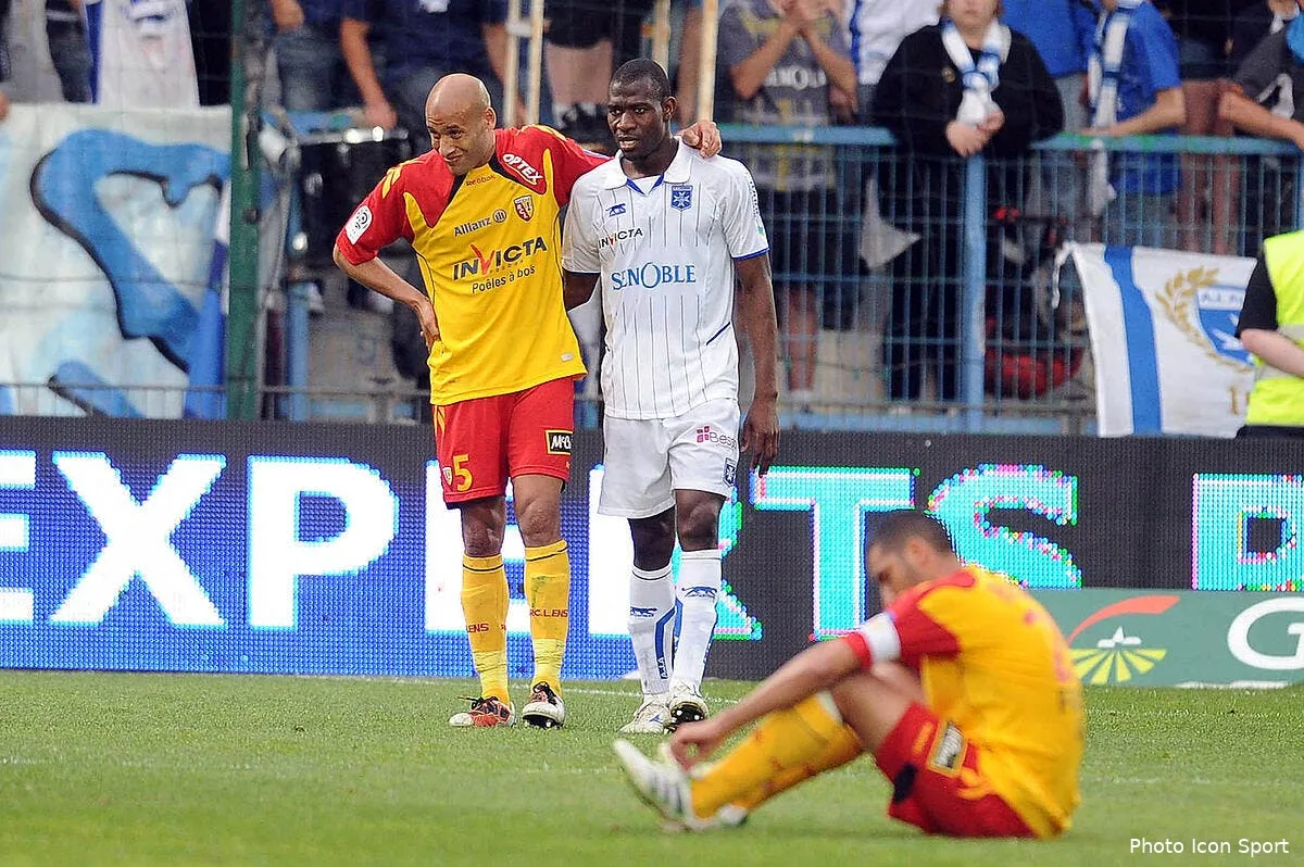 yahia a mal au coeur pour lens iconsport per 240411 33 0318788