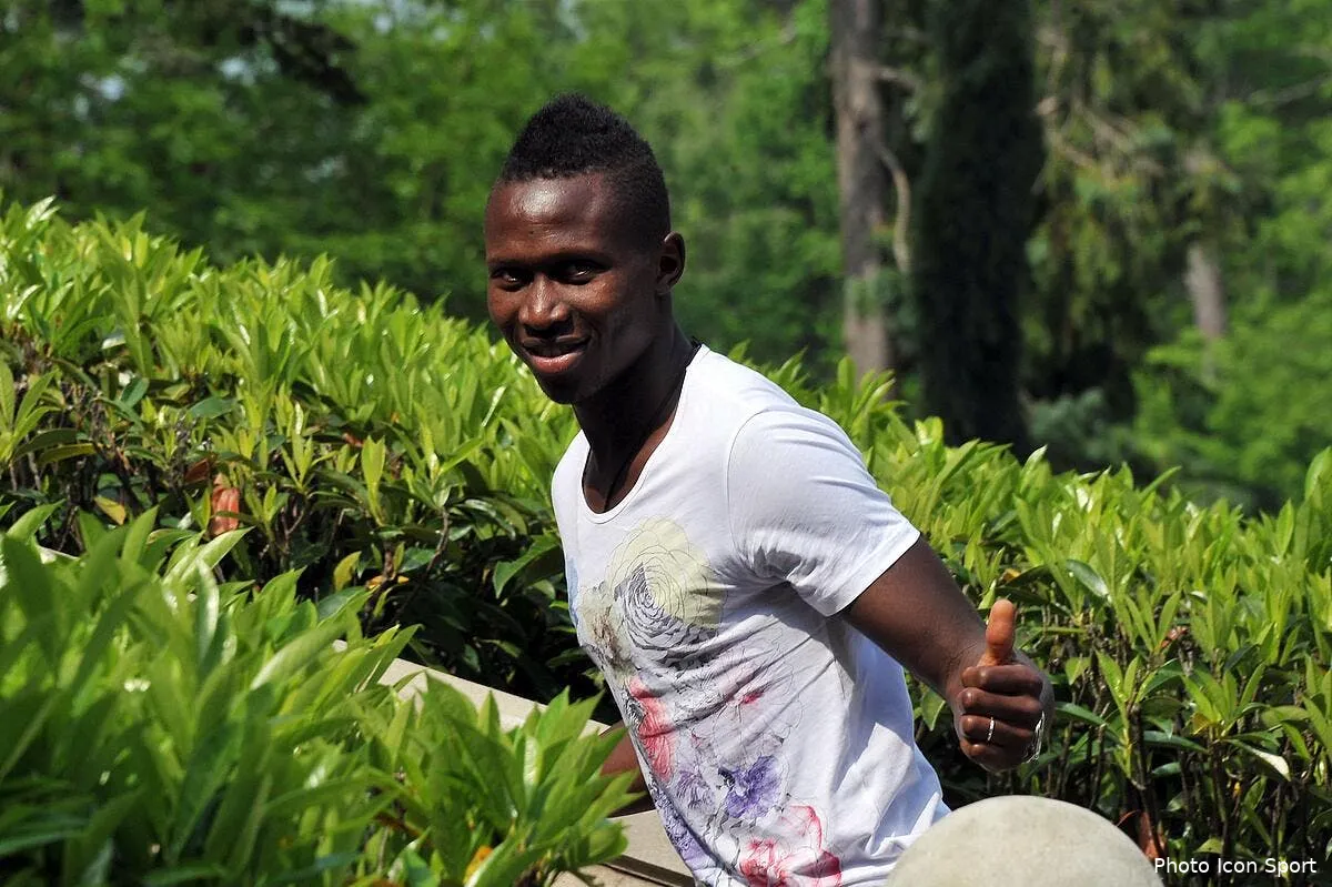 yanga mbiwa refuse une premiere offre a l etranger iconsport per 240512 05 0536520