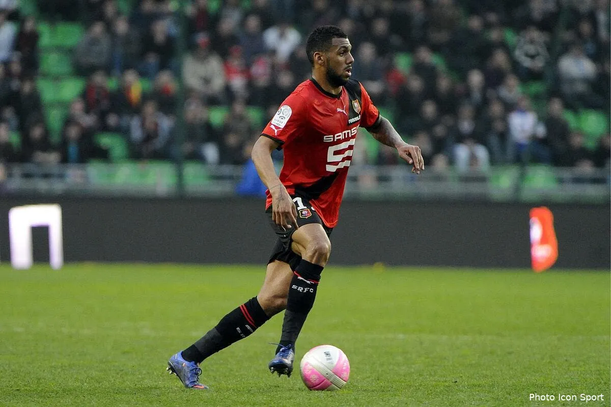 yann m vila pressenti pour assurer l entrejeu d arsenal la saison prochaine iconsport por 110312 21 9633009