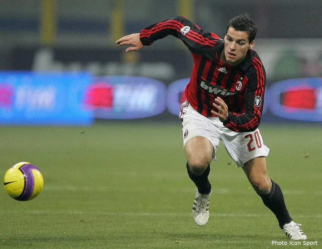 yoann gourcuff se fait demolir par maldini 63211 12299