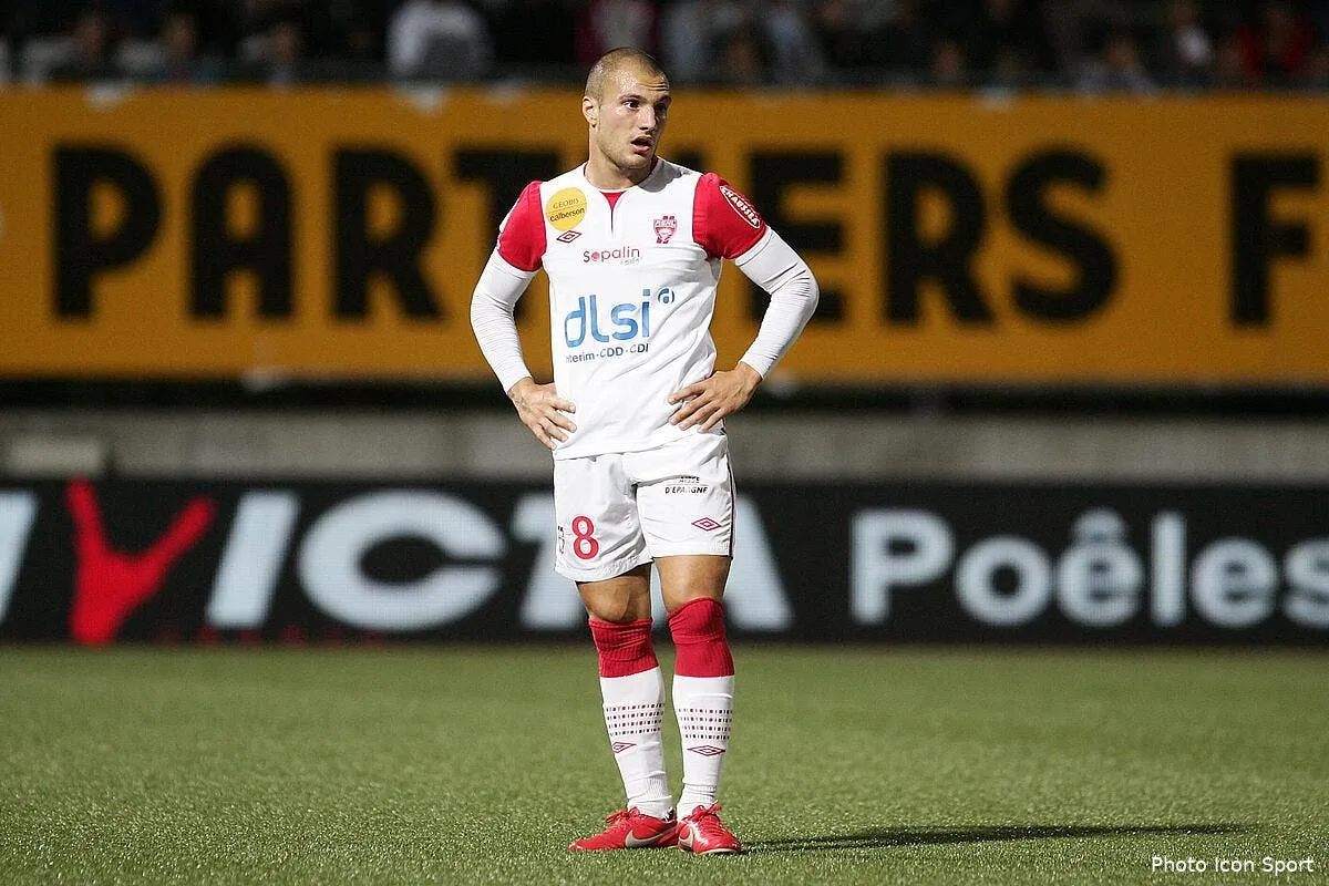 yohan mollo se fait detruire par jean fernandez iconsport mar 160912 08 1146955