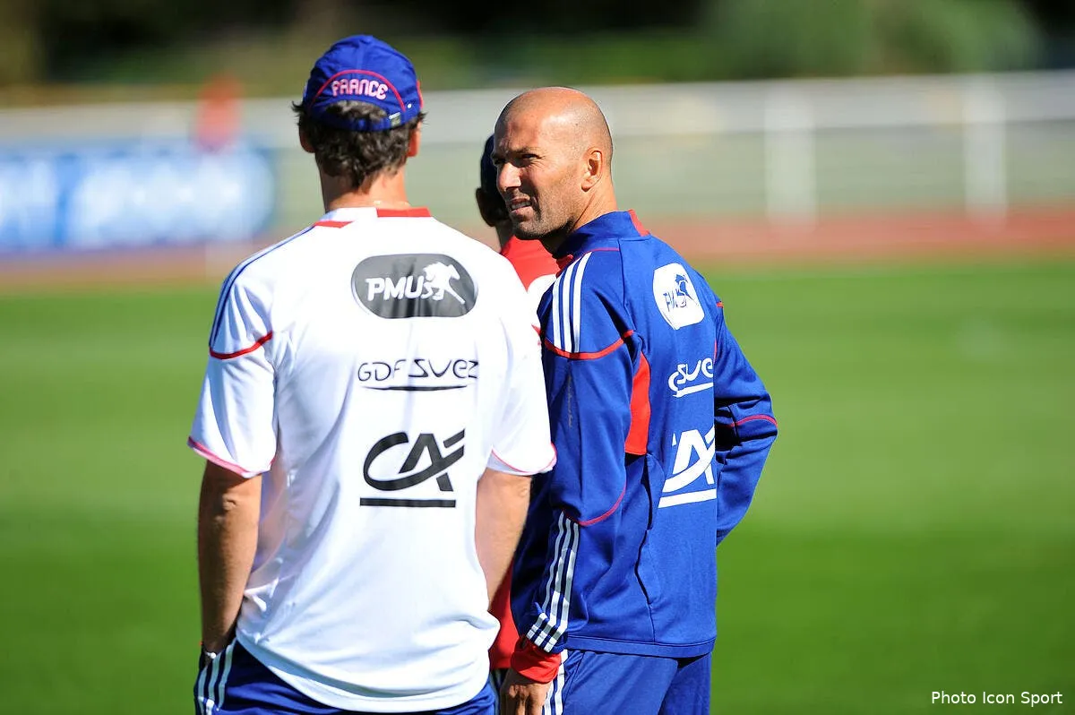 zidane a foi en laurent blanc pour l euro avec les bleus iconsport win 010910 33 6032762