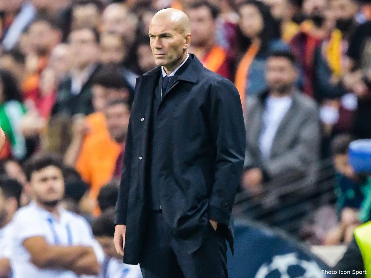 zidane a offert l argent du qatar a sa fondation en algerie icon 400399268268993