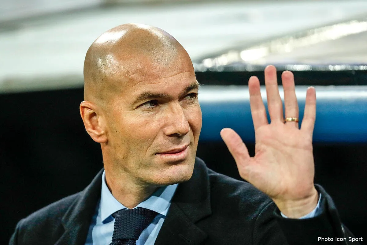 zidane elu meilleur entraineur francais devant deschamps et genesio iconsport icon vim 061217 88 11205821