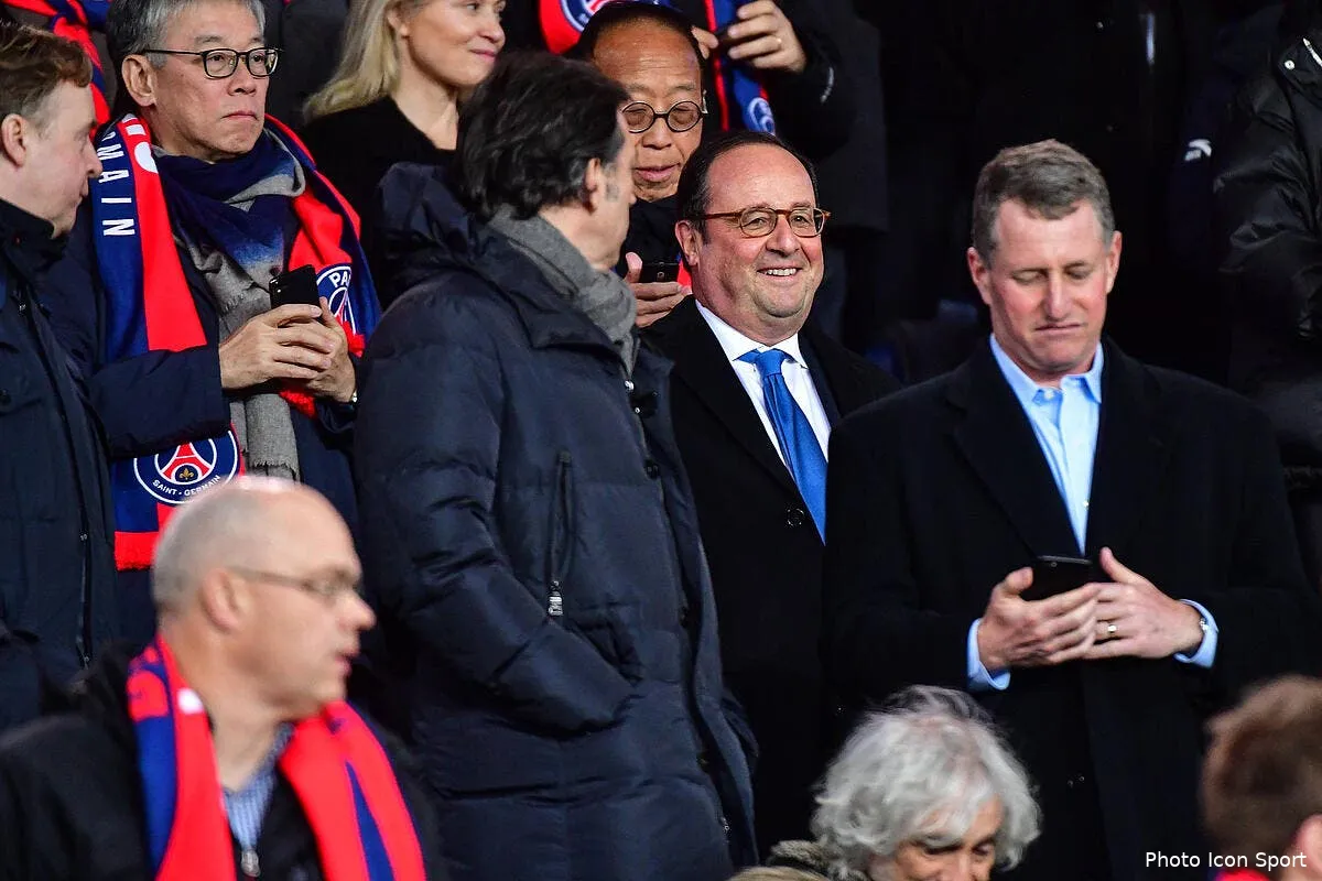 zidane part au sommet francois hollande fait dans le second degre iconsport icon win o60318 01 42580220563