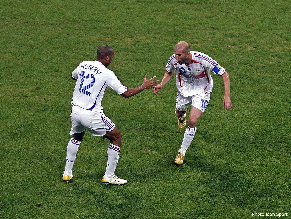 zidane partage sur un retour de thierry henry chez les bleus iconsport sbi 050706 01 0498249