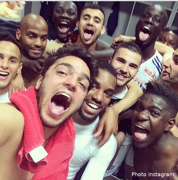 l ol s offre un selfie de la victoire selfie83345