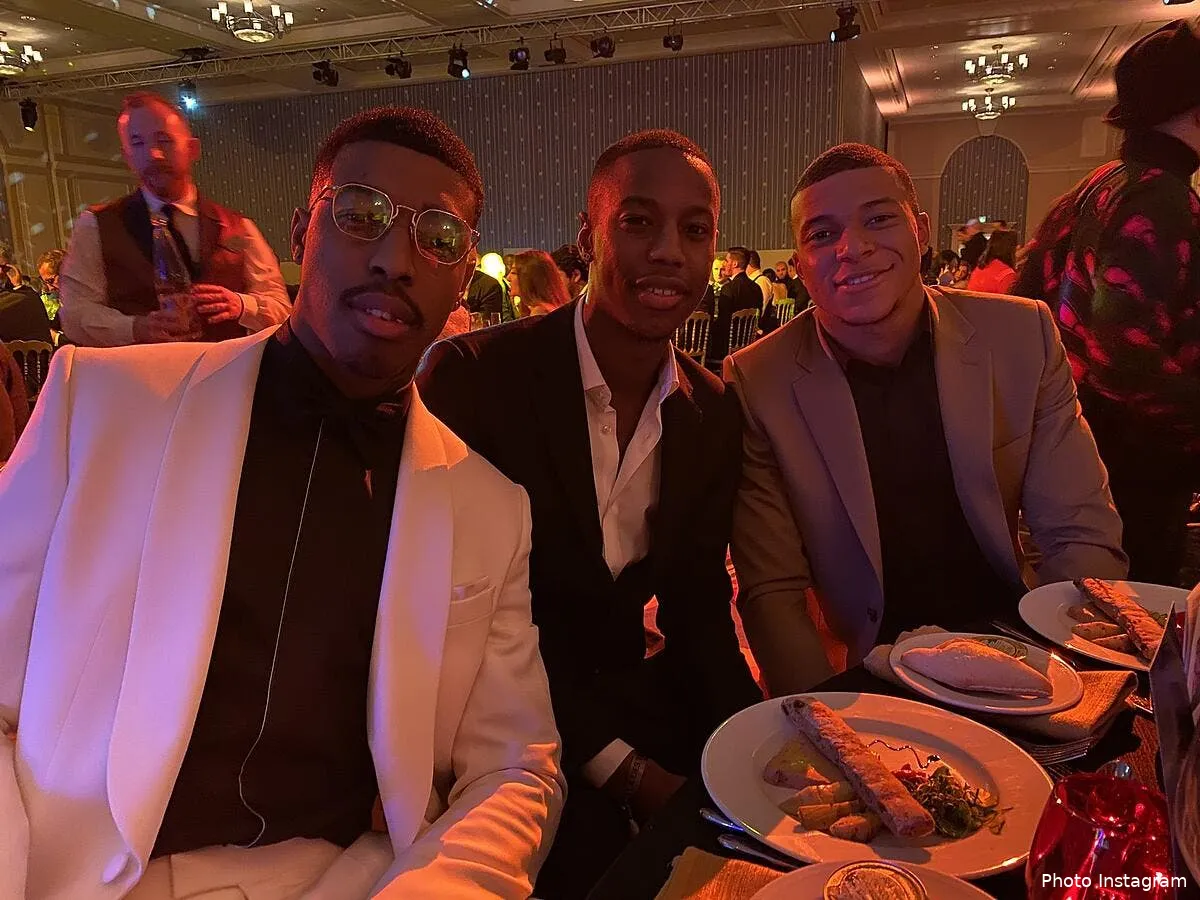 psg mbappe zappe neymer et ridiculise la polemique epzelogxkaywcq6277263