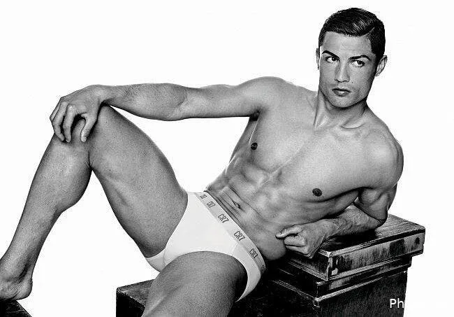 cristiano ronaldo en proces aux usa a cause de cr7 ronaldo pants 650x488 650x45388591