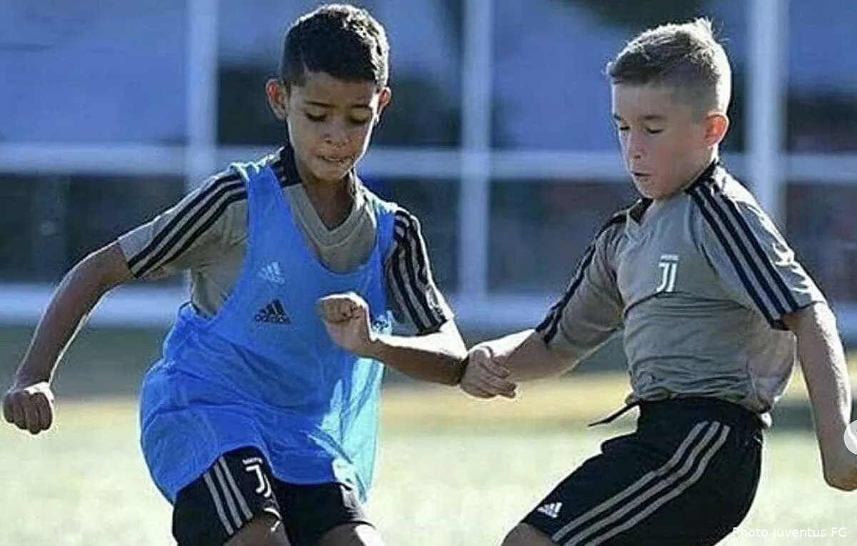 ita le fils de cristiano ronaldo signe aussi a la juventus capture d e cran 2018 08 28 a 12 40 33228965