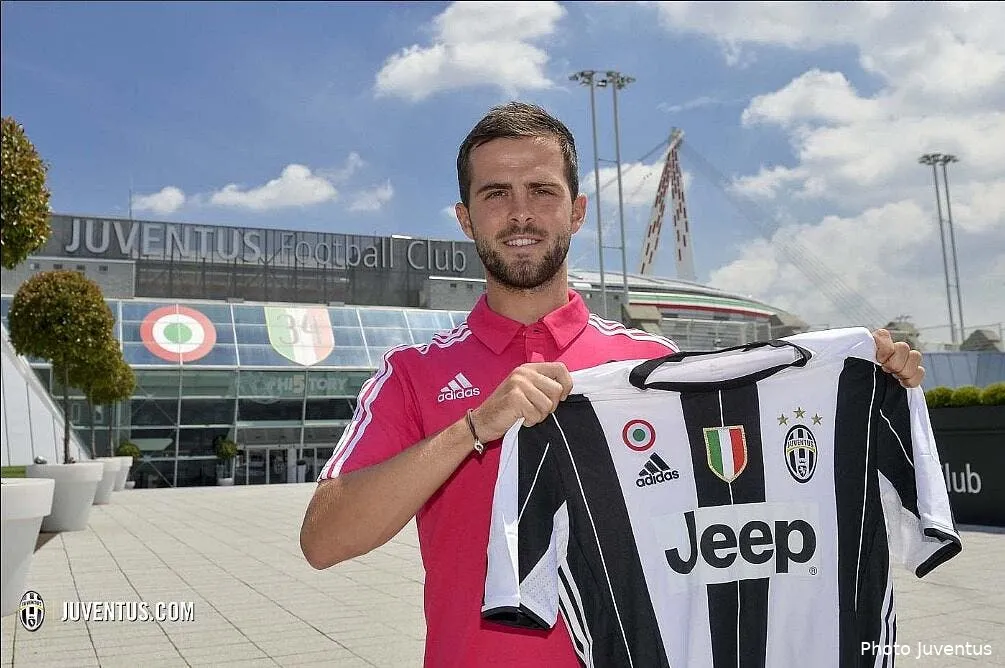 officiel pour 32me pjanic signe 5 ans a la juventus pjanic145844