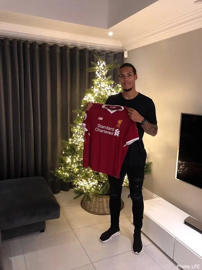 officiel virgil van dijk signe a liverpool dseknmxwkae13tz204661
