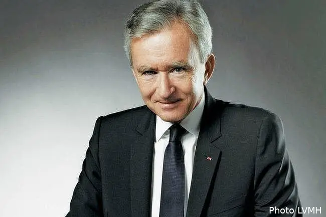 ita l ac milan rachetee par bernard arnault c est chaud ita offre de 975me signee bernard arnault pour l ac milan 000212946 5 274267288173