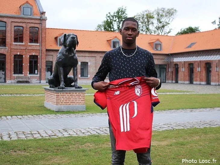 officiel lille pique soumare au psg dei 9fvw0aebhbd186167