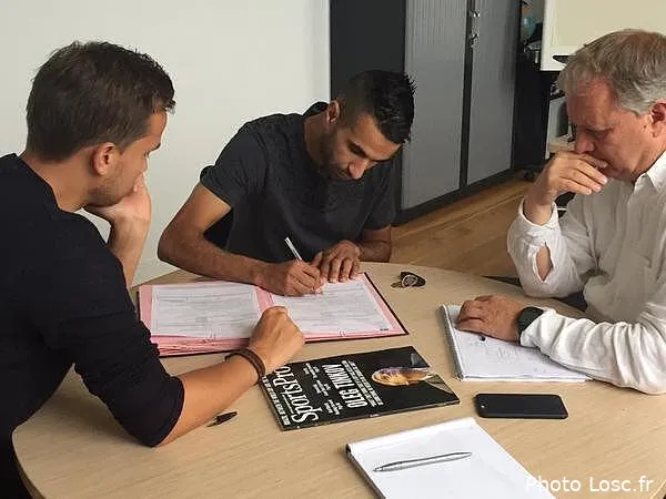 officiel obbadi a signe a lille cjzb42uxaaaf8e3115859