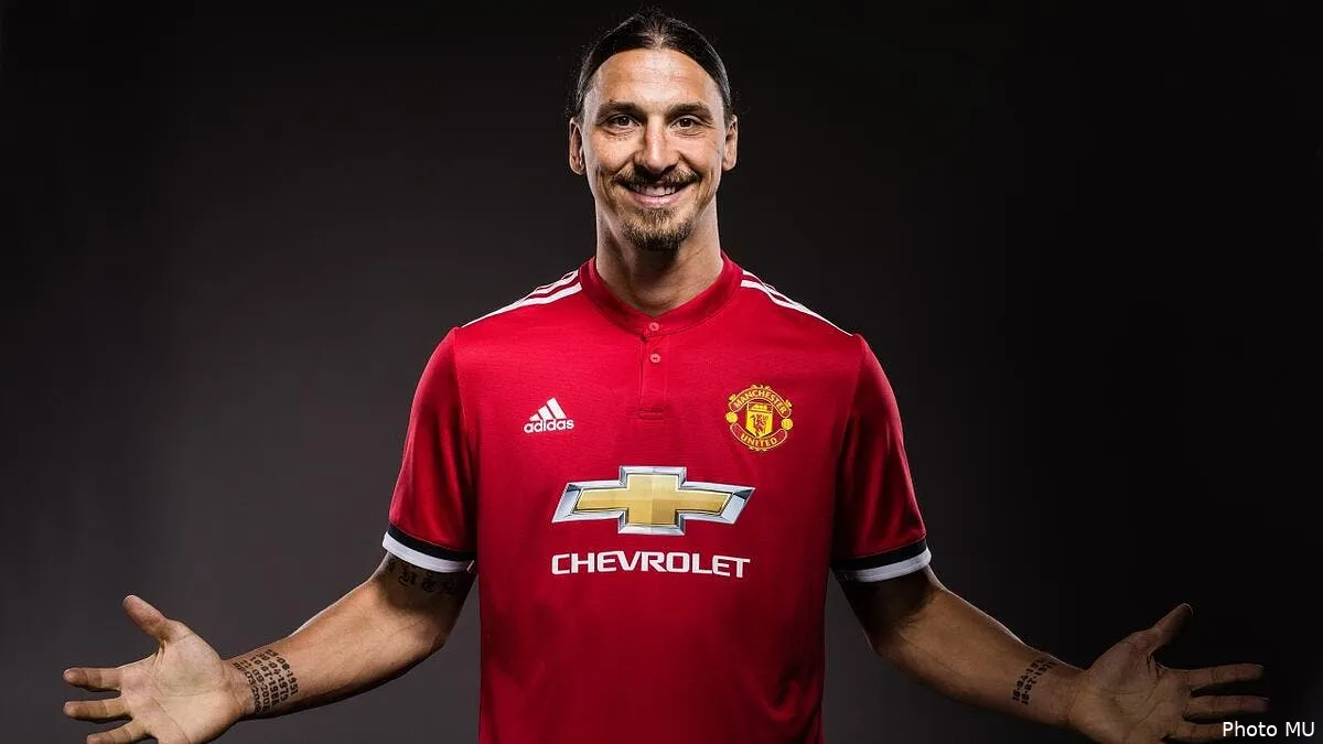 officiel ibrahimovic revient a manchester united zlatan 85190683