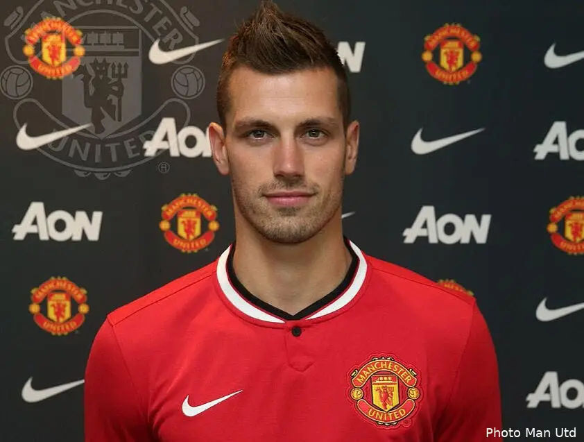 officiel schneiderlin s engage 4 ans avec manchester united schneiderlin signe 4 ans a man utd115855