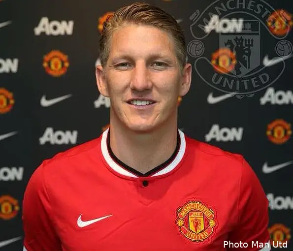 officiel schweinsteiger signe trois ans a manchester united cjy19qausaazgpf115853