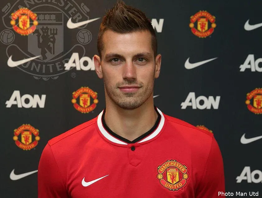 officiel schneiderlin s engage 4 ans avec manchester united schneiderlin signe 4 ans a man utd115855