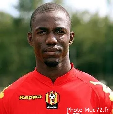 maiga affiche la couleur 9997