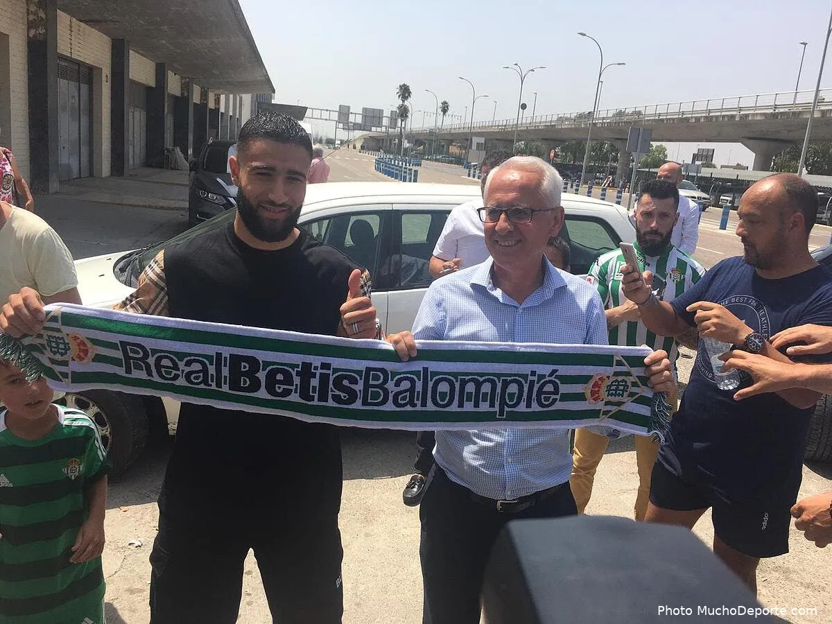 ol nabil fekir est a seville il affiche ses nouvelles couleurs eafzxdlxyaauout259403